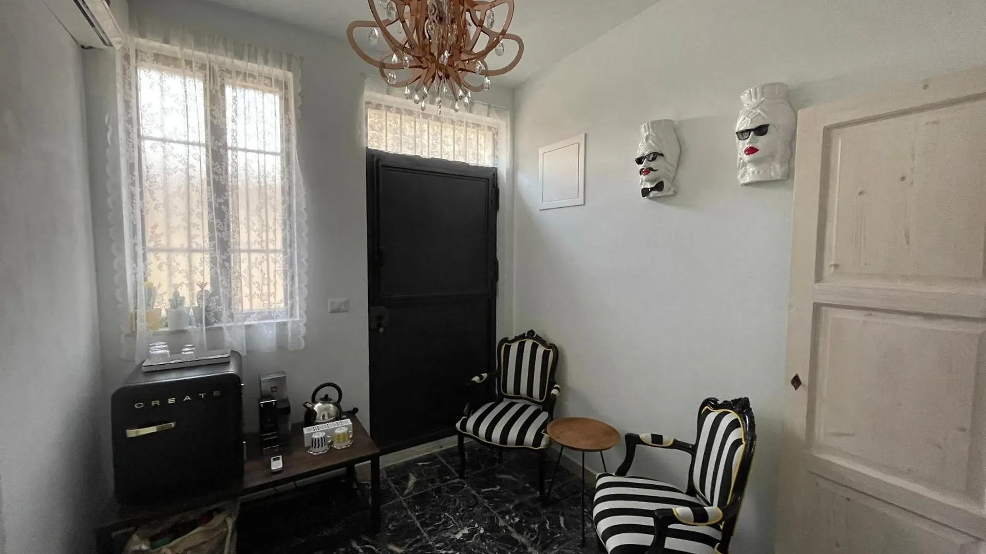 Macalle Suite Noto, Charme E Relax Con Giardino Italien